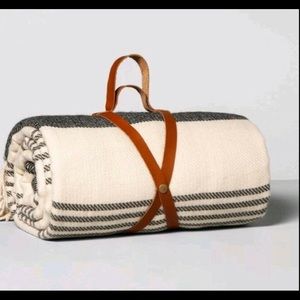 Hearth & Hand with Magnolia Stadium Blanket NWOT